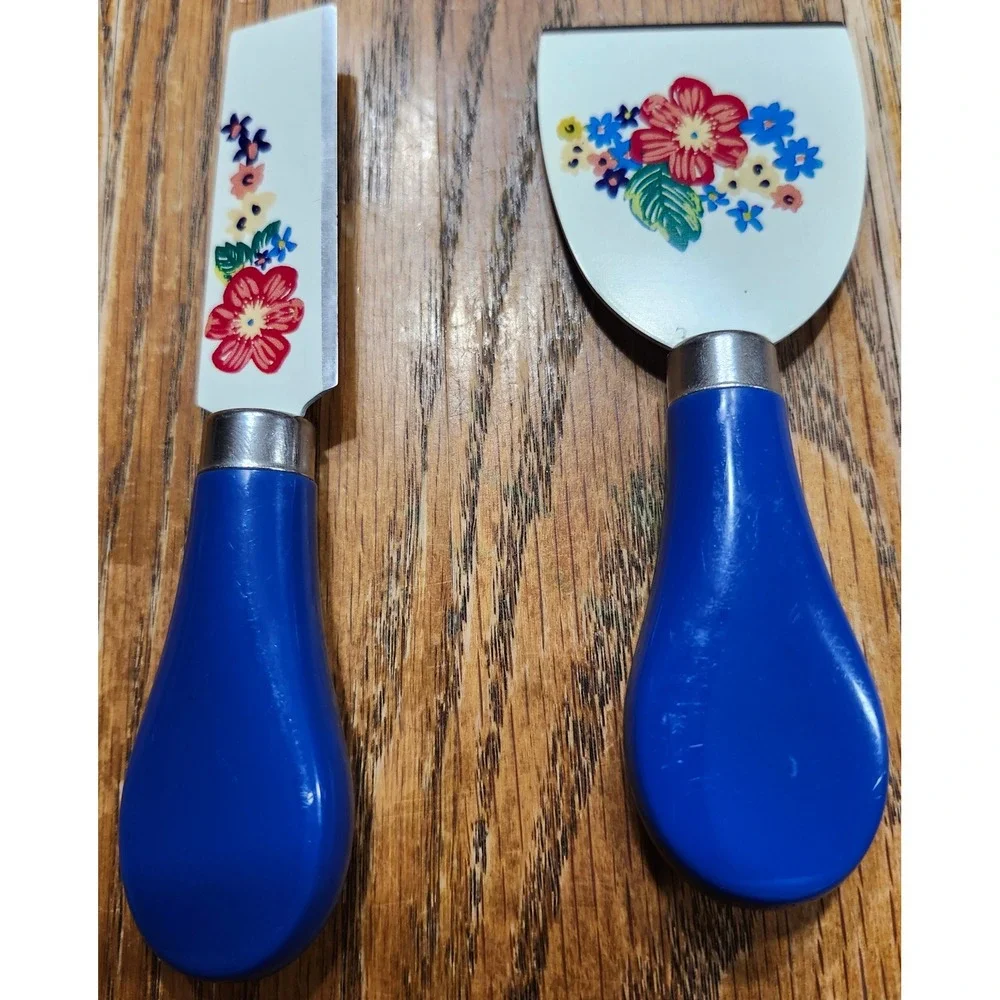 The Pioneer Woman Floral 2 Piece Cheese Knife and Spreader Set Blue Handles